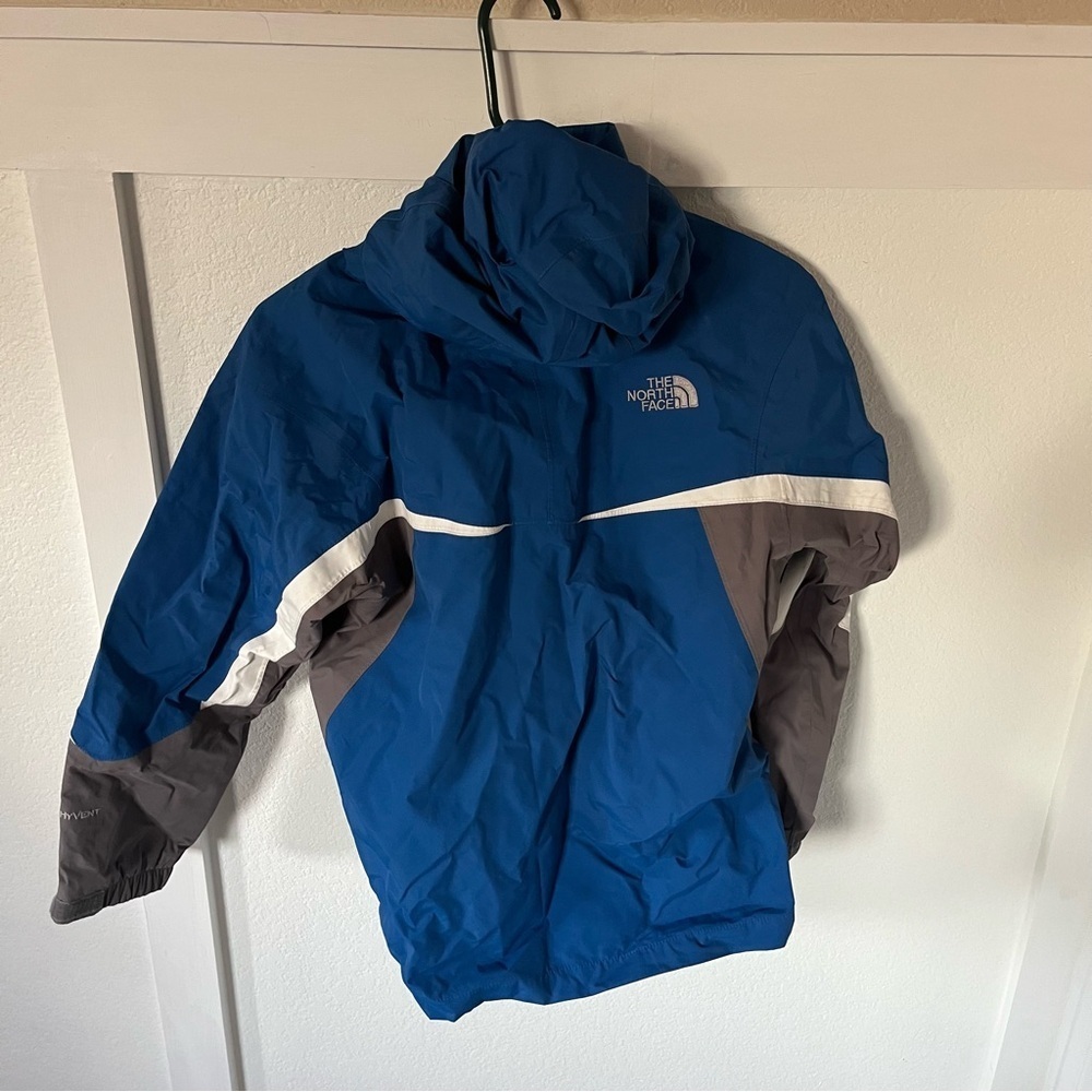 The North Face Boy's Large Hyvent Windbreaker Rain Coat. - Picture 7 of 11